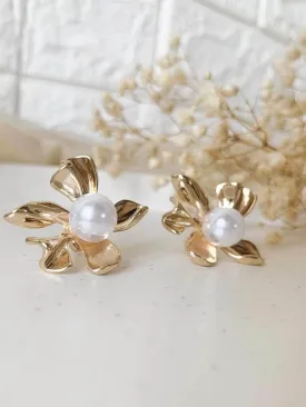 Pearl Blossom Earring