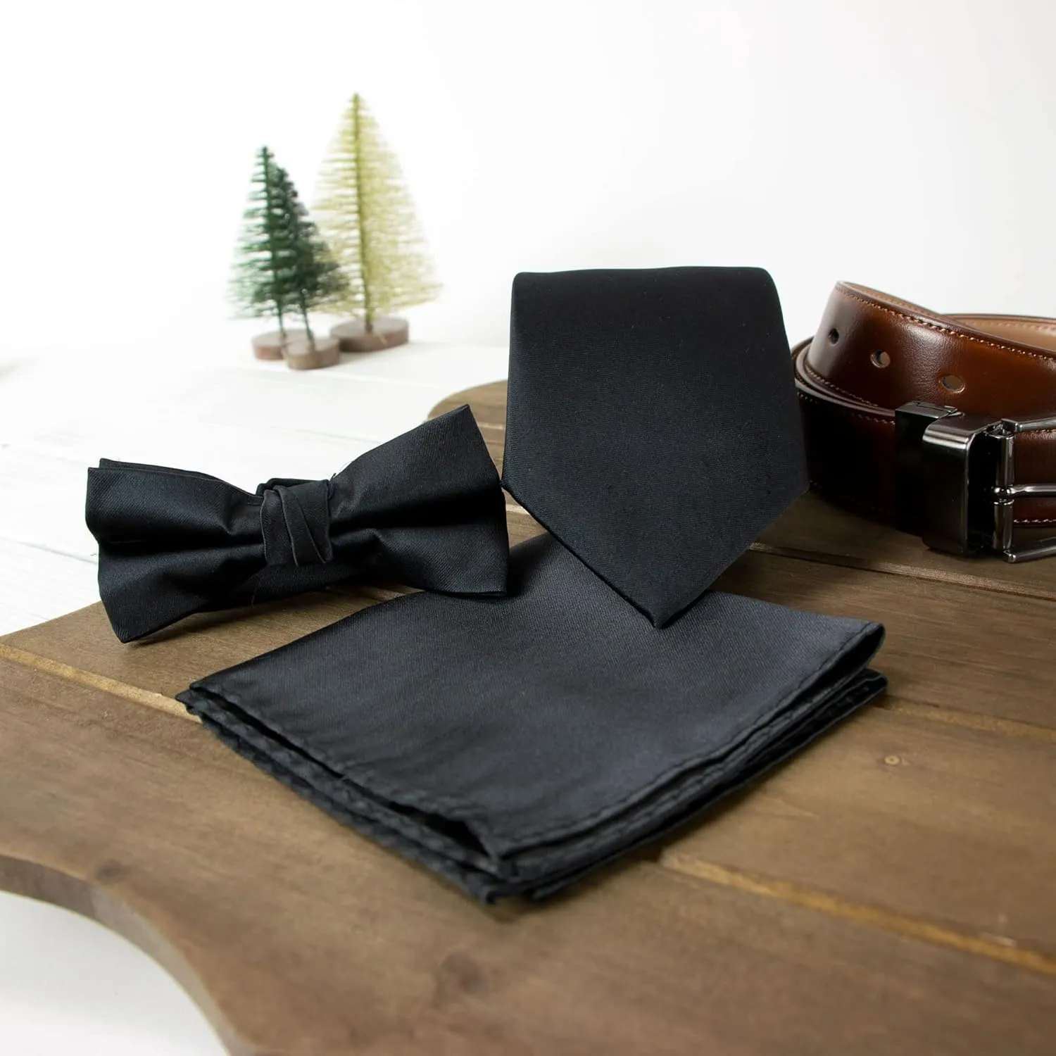 Spring Notion Men's Solid Color Satin Microfiber Bow Tie