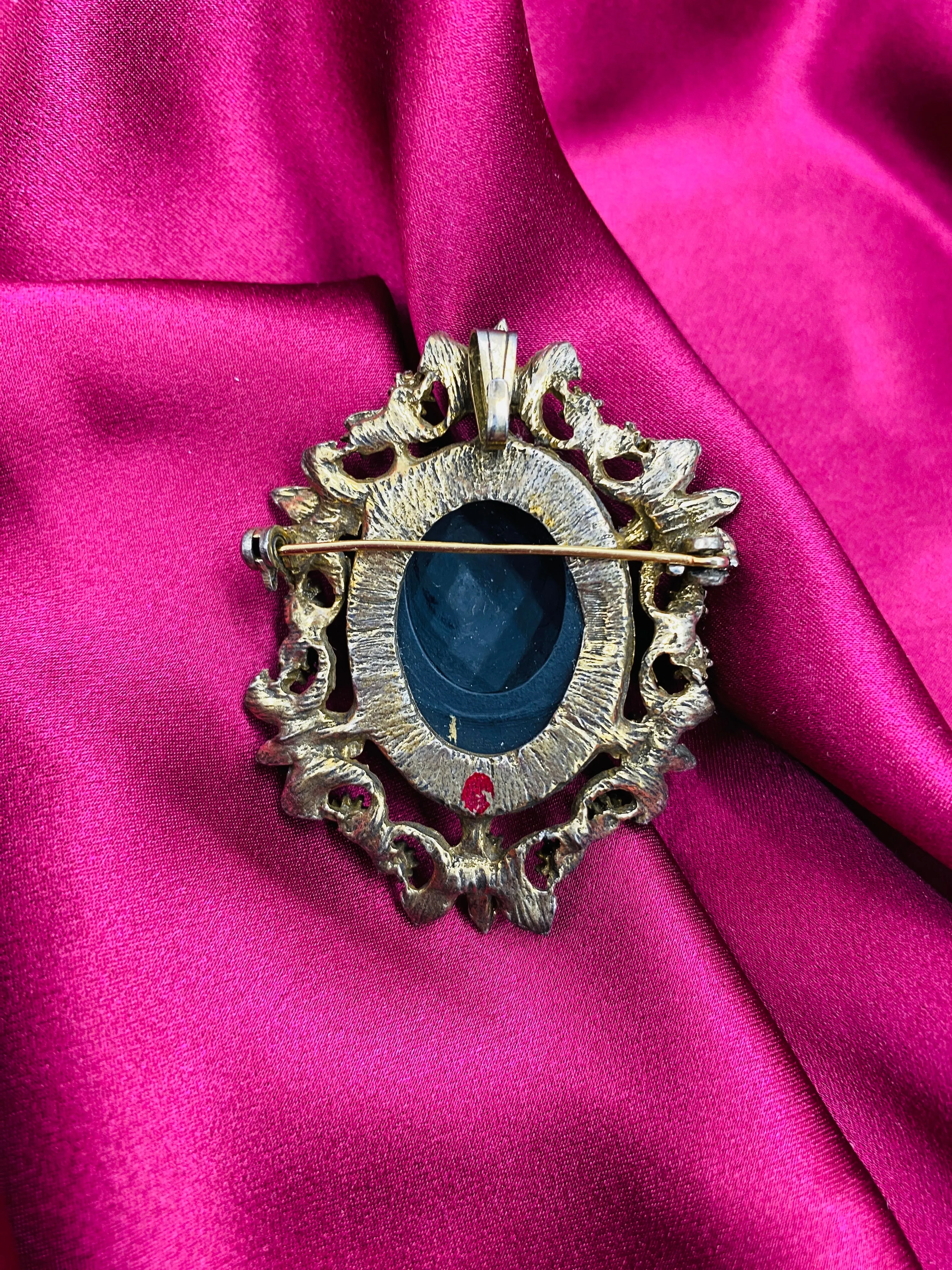 Vintage 3D Black Cameo Mourning  Brooch